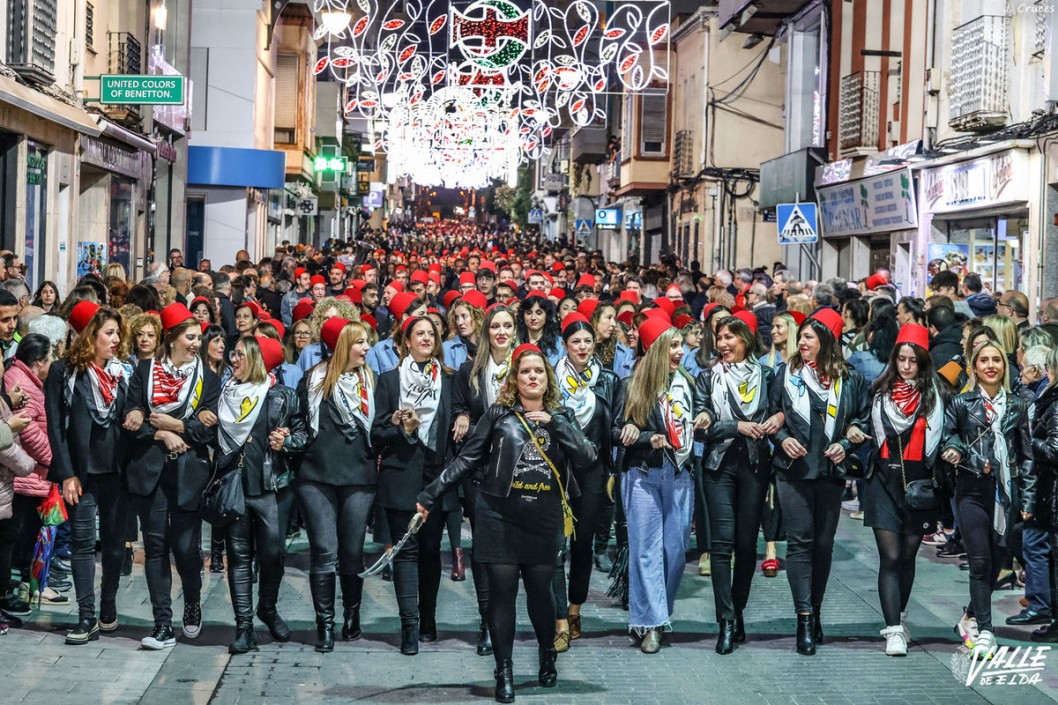 Elda derrocha pasión festera en la Entradica Mora Elda derrocha pasión festera en la Entradica Mora