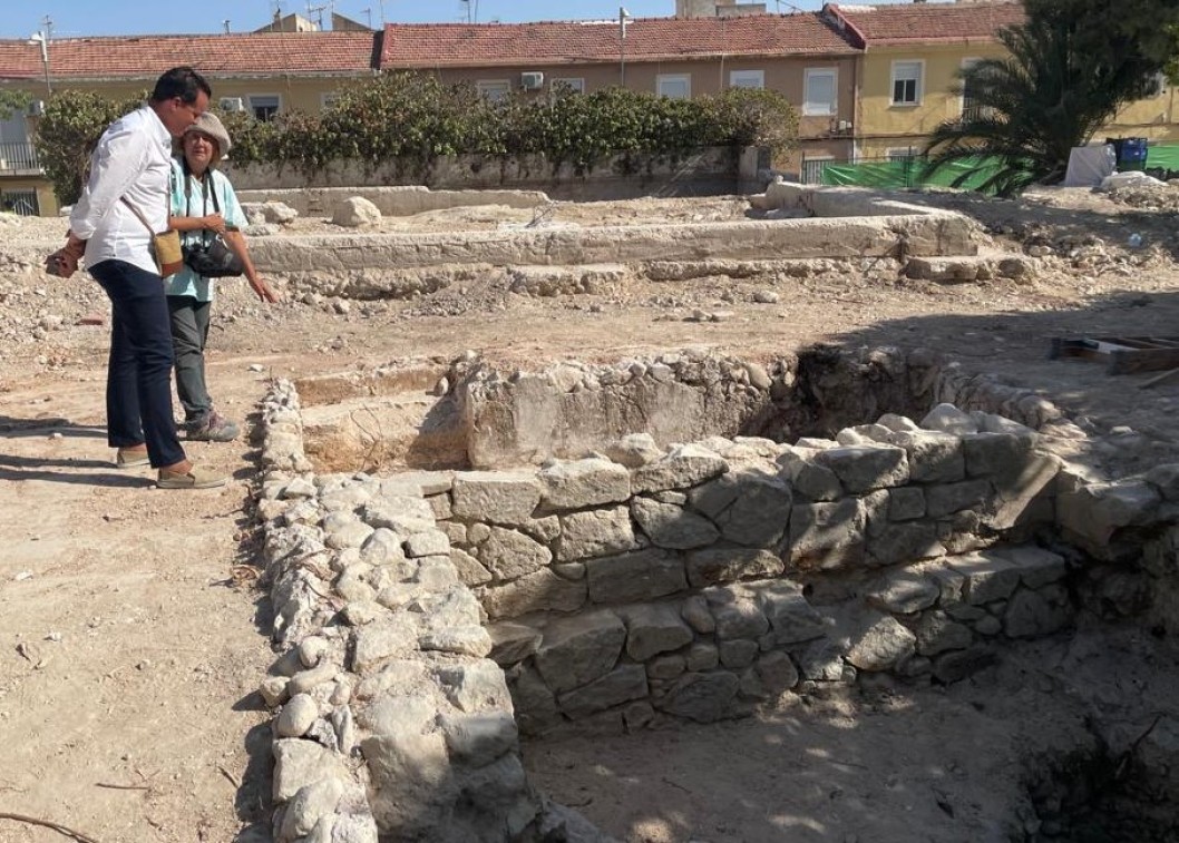 Aparece la cripta del antiguo convento en el que podría estar el primer Conde de Elda Aparece la cripta del antiguo convento en el que podría estar el primer Conde de Elda