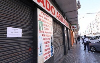 Un ciudadano chino dona las mascarillas de su tienda al Hospital de Elda