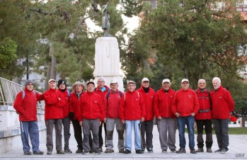 El grupo de senderistas Castelar recorre a pie la comarca