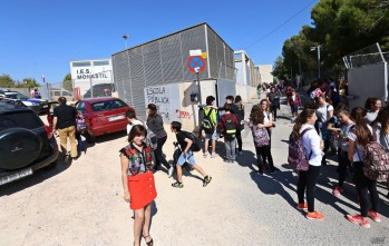 Los padres del Monastil estudian movilizarse para que se realicen las obras de acceso al centro