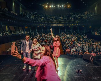 Pink Comedy de Carmen Alcayde hizo re&iacute;r a Elda
