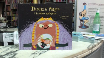 "Daniela Pirata y la bruja sofronisa" de Susanna Isern G&oacute;mez