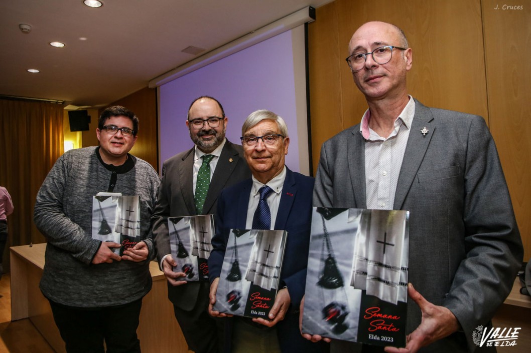 La presentación de la Revista de la Semana Santa inicia la cuenta atrás La presentación de la Revista de la Semana Santa inicia la cuenta atrás