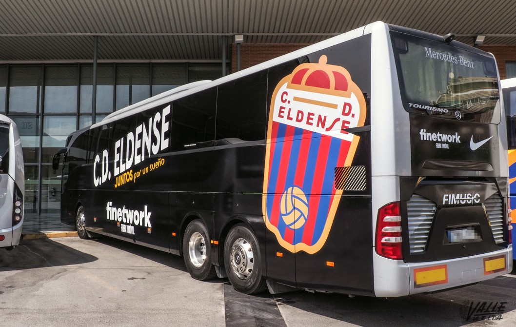 El Eldense cuenta con autocar personalizado 13 años después El Eldense cuenta con autocar personalizado 13 años después
