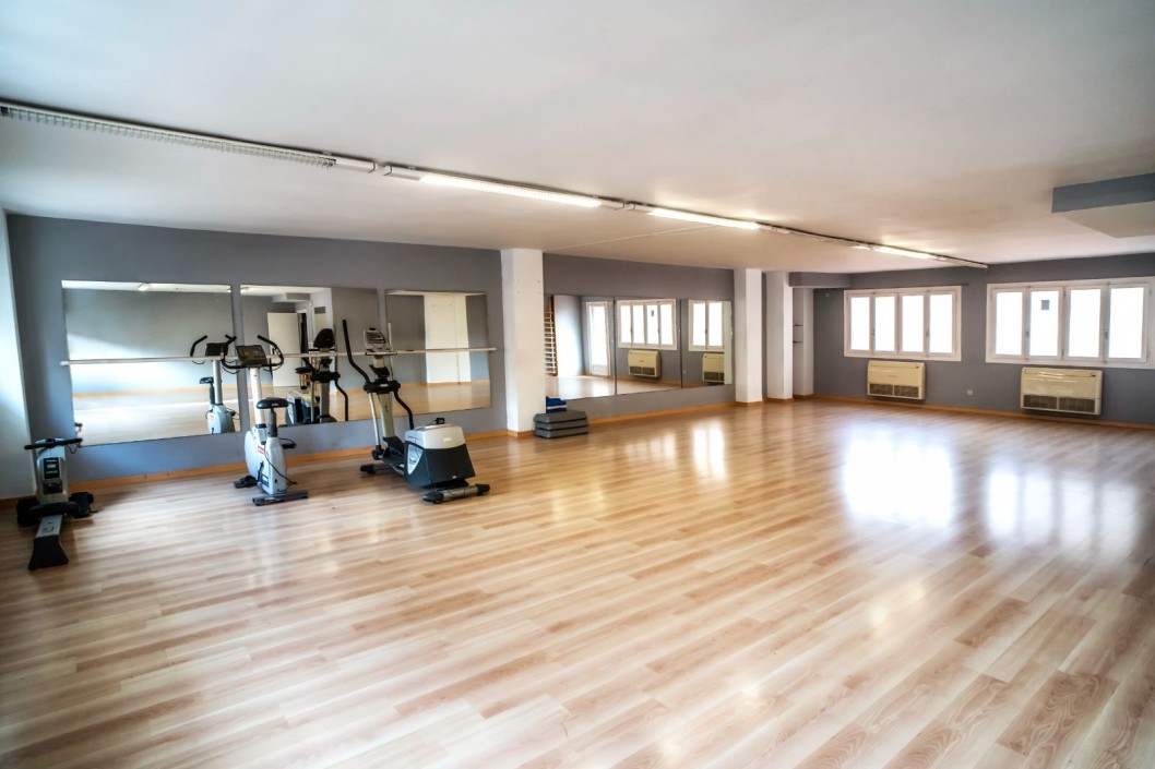 Monta tu centro de entrenamiento o gimnasio en el centro de Elda con CBC Monta tu centro de entrenamiento o gimnasio en el centro de Elda con CBC