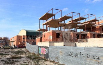 Urbanismo quiere atajar el problema de los edificios abandonados o a medio construir