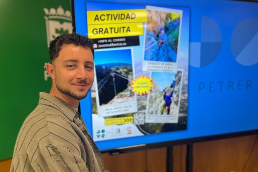 Barranquismo acu&aacute;tico o rapel en las actividades multiaventuras de Petrer Joven