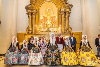 Las Fallas rinden pleites&iacute;a a los Santos Patronos con cientos de flores