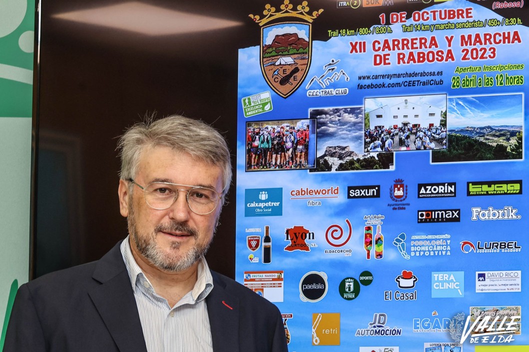 Rogelio García sigue al frente del Centro Excursionista Eldense Rogelio García sigue al frente del Centro Excursionista Eldense