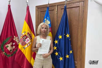 Vox Elda solicita el desbroce de la avenida de la Ribera del barrio Huerta Nueva por riesgo de incendio