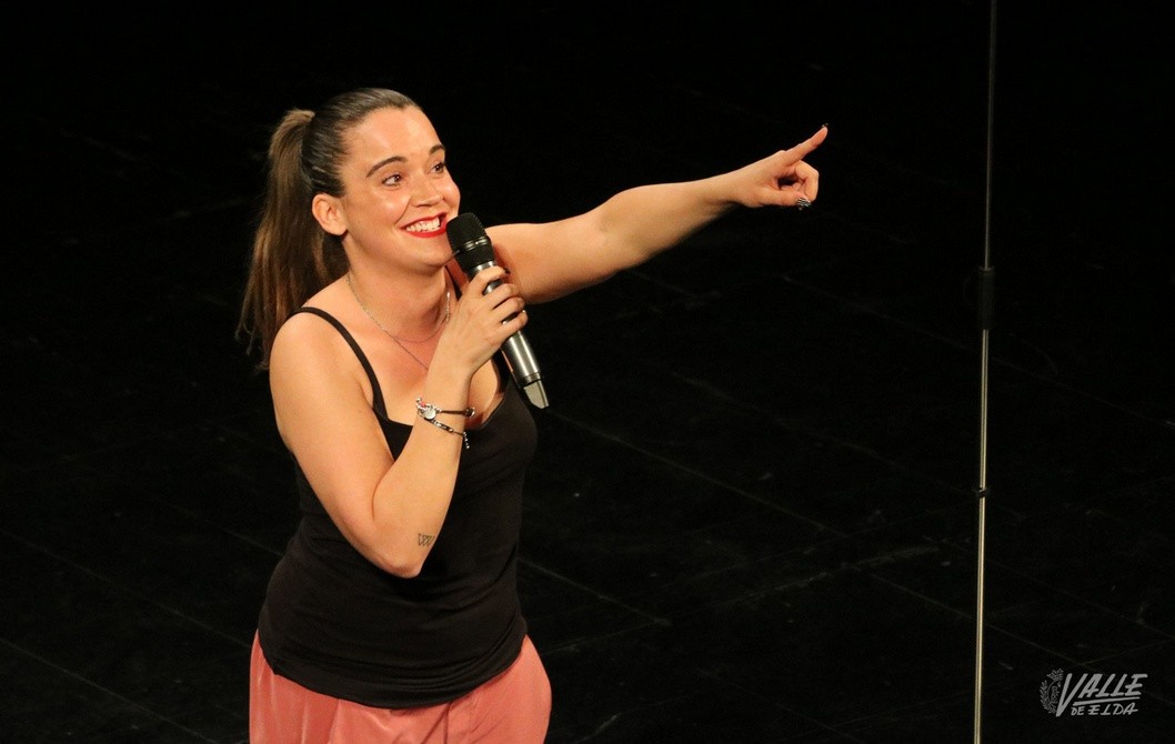 Martita de Graná hizo reír a un abarrotado Teatro Castelar Martita de Graná hizo reír a un abarrotado Teatro Castelar