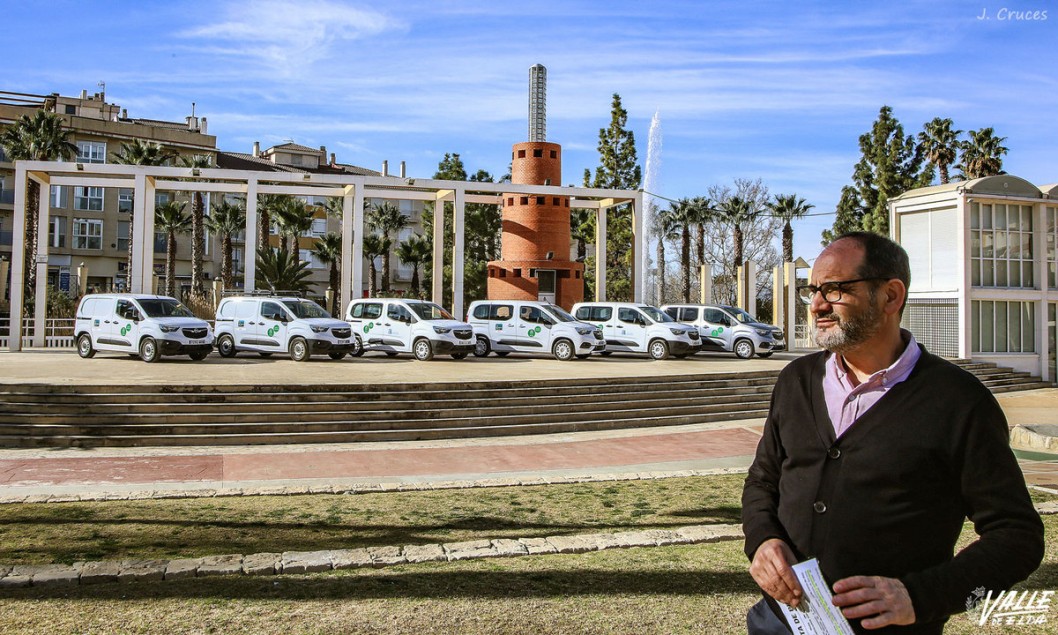 Seis furgonetas eléctricas sustituyen la flota de vehículos del Ayuntamiento de Petrer Seis furgonetas eléctricas sustituyen la flota de vehículos del Ayuntamiento de Petrer
