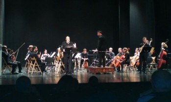 El p&uacute;blico aplaudi&oacute; el concierto recital de Rafael Carcel&eacute;n y la orquesta sinf&oacute;nica Teatro Castelar