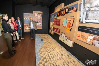 Un mosaico de m&aacute;s de 1.600 a&ntilde;os se expone en Petrer junto a otras hist&oacute;ricas piezas