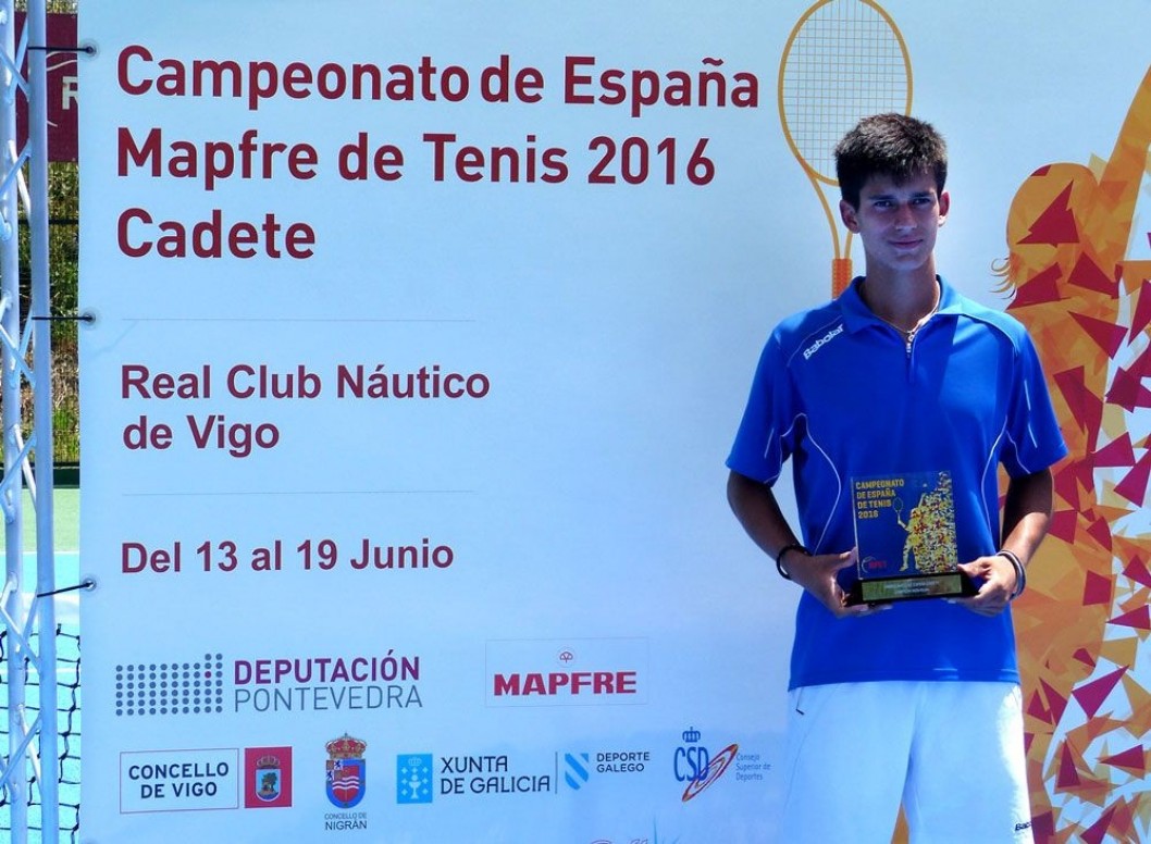 El tenista eldense Carlos Sánchez se proclama Campeón Cadete de España El tenista eldense Carlos Sánchez se proclama Campeón Cadete de España