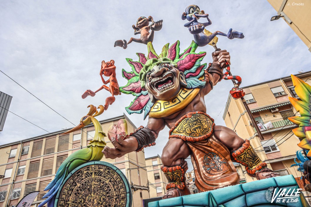 Las Fallas vuelven a Elda cargadas de crítica y color Las Fallas vuelven a Elda cargadas de crítica y color