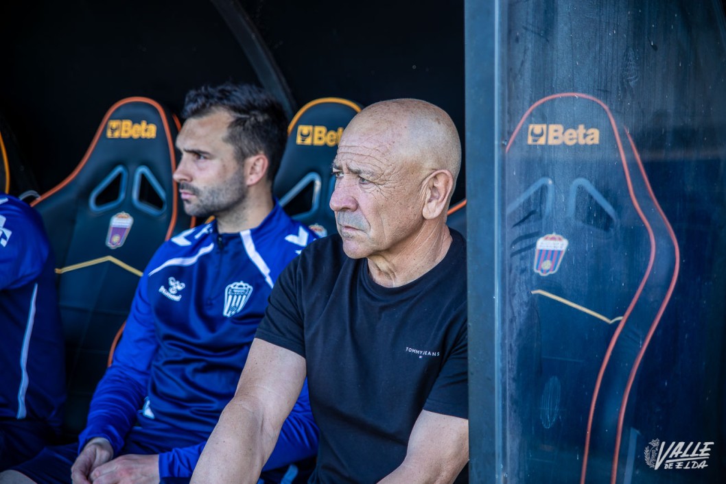 Claudio Barrag&aacute;n: &ldquo;En Segunda tenemos que seguir siendo ese equipo reconocible del a&ntilde;o pasado&rdquo;