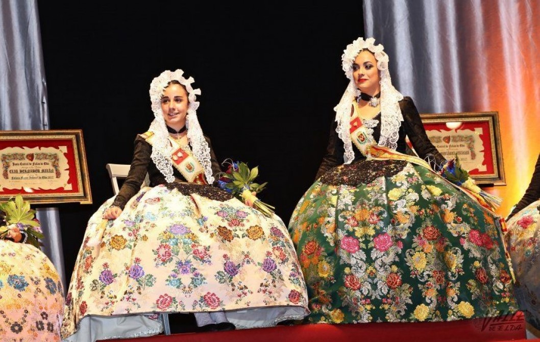 Emotiva Proclamación de las Falleras Mayores de Elda 2017 y sus Damas de Honor Emotiva Proclamación de las Falleras Mayores de Elda 2017 y sus Damas de Honor