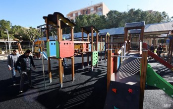 Petrer renueva los juegos infantiles de cuatro parques p&uacute;blicos