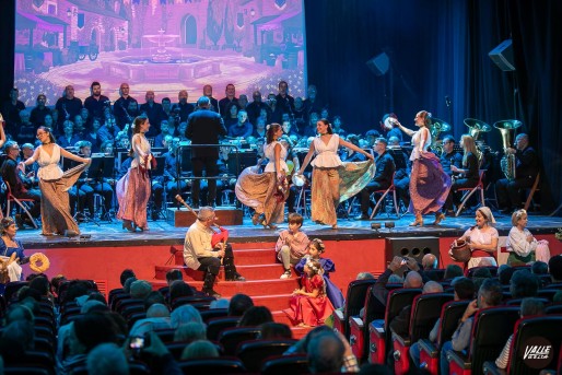 La colla El Terr&oacute;s triunfa en el Teatro Cervantes con la &eacute;pica y el esplendor de "Tirant lo Blanc"