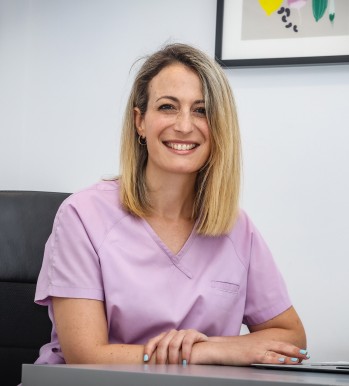Esther Leal Cano: &ldquo;Como psicoterapeuta mi funci&oacute;n es ser gu&iacute;a en el camino hacia el bienestar&rdquo;