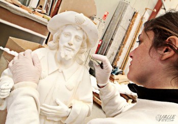 El Taller de arte religioso Juli&aacute;n del Olmo da el salto internacional