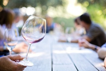 C&oacute;mo saber la diferencia entre aroma y bouquet en una cata de vinos