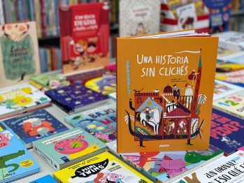 "Una historia sin clich&eacute;s" de Davide Cali