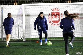 El f&uacute;tbol tambi&eacute;n es cosa de chicas en el CD Eldense