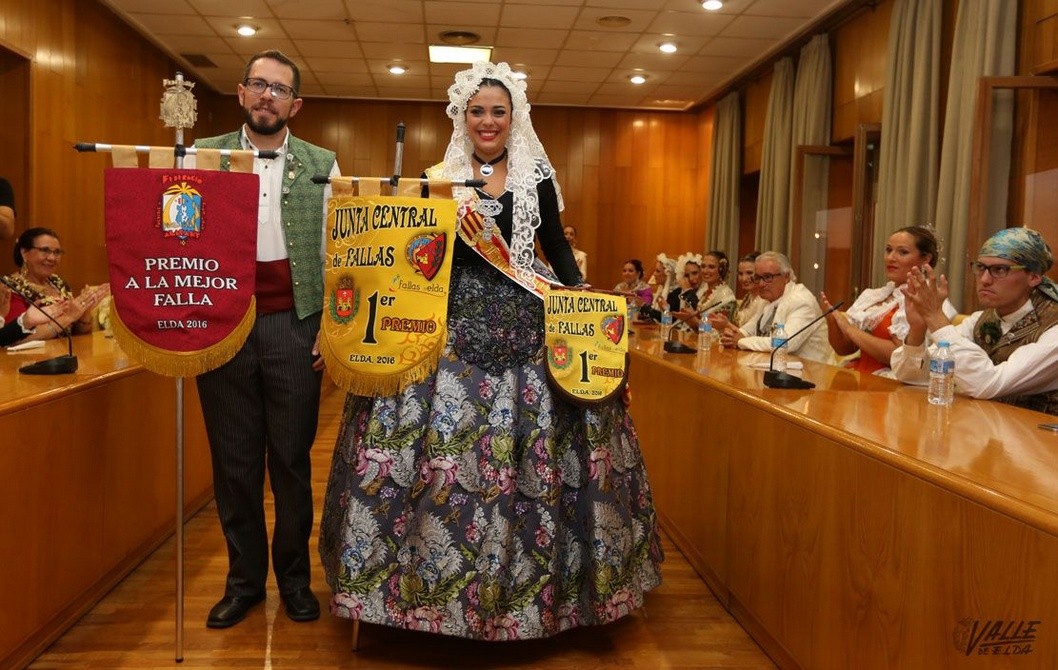Huerta Nueva gana el primer premio de las Fallas de Elda 2016 Huerta Nueva gana el primer premio de las Fallas de Elda 2016