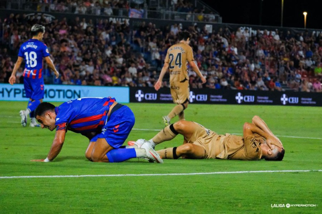 Los errores le cuestan caro al Eldense ante el C&aacute;diz (2-2)