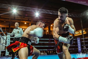 Jos&eacute; Quiles vence en su debut profesional en Elda