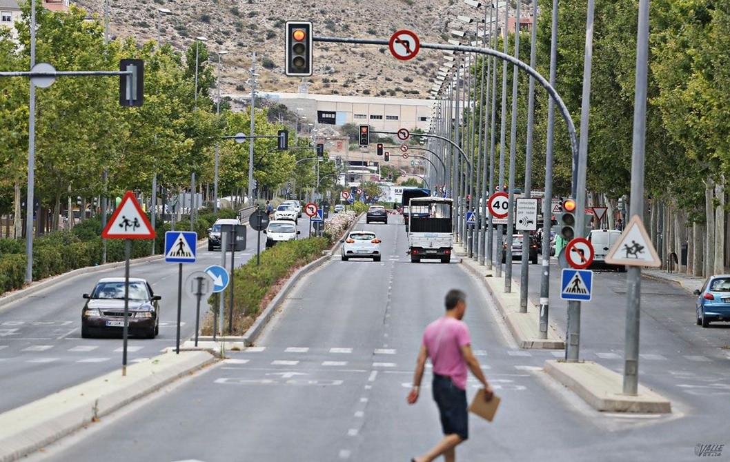 Elda modernizará sus semáforos para centralizar su regulación Elda modernizará sus semáforos para centralizar su regulación