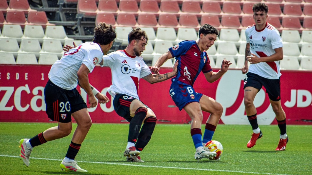 El CD Eldense mantiene el liderato (2-2)