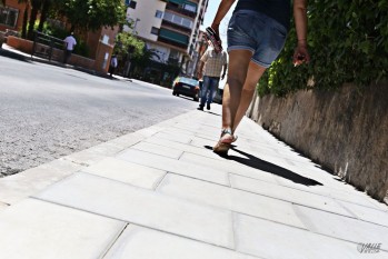 Servicios P&uacute;blicos renueva parte de la acera de Reina Victoria 