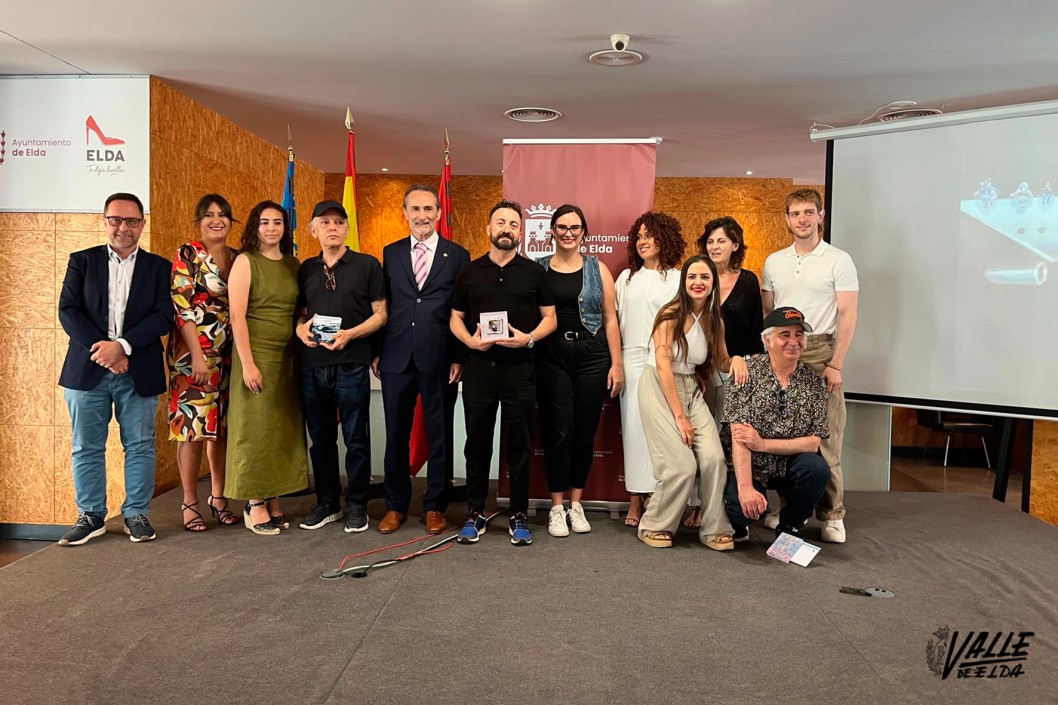 Alejandro Torres gana el 44º Certamen Internacional de Minicuadros de las Huestes del Cadí Alejandro Torres gana el 44º Certamen Internacional de Minicuadros de las Huestes del Cadí