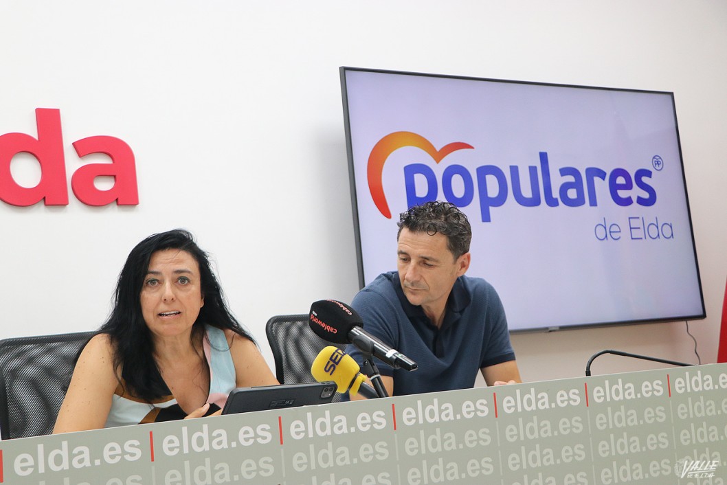 El Partido Popular pide que el servicio de tren a Alicante pase a ser “cercanías” El Partido Popular pide que el servicio de tren a Alicante pase a ser “cercanías”