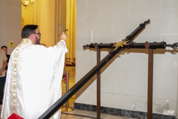 Santa Ana bendice y presenta su nueva cruz en Elda