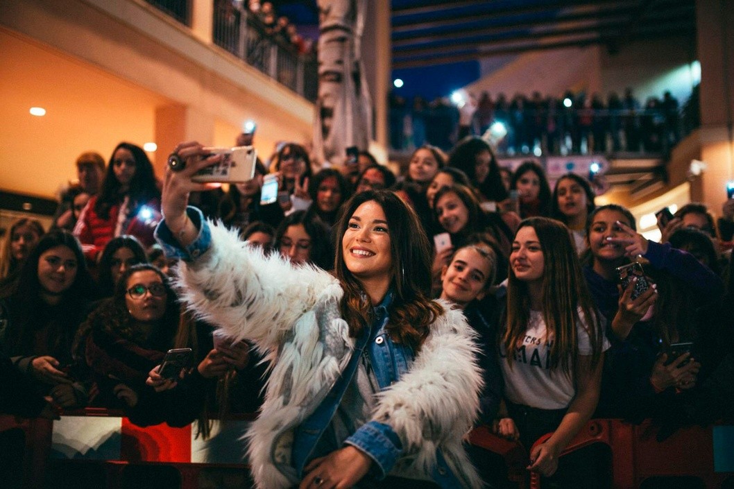 Alba Ed-Dounia actuará como telonera de Beret en Benidorm Alba Ed-Dounia actuará como telonera de Beret en Benidorm