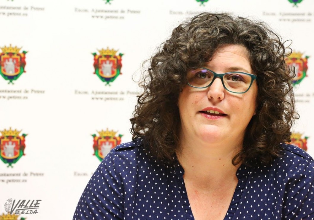 La edil de Educación defiende en Petrer el nuevo modelo de plurilingüismo de la Generalitat La edil de Educación defiende en Petrer el nuevo modelo de plurilingüismo de la Generalitat