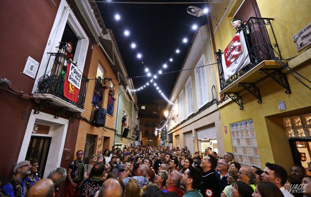 Todo listo para una nueva "Embajá" humorística de la calle del Marqués Todo listo para una nueva "Embajá" humorística de la calle del Marqués
