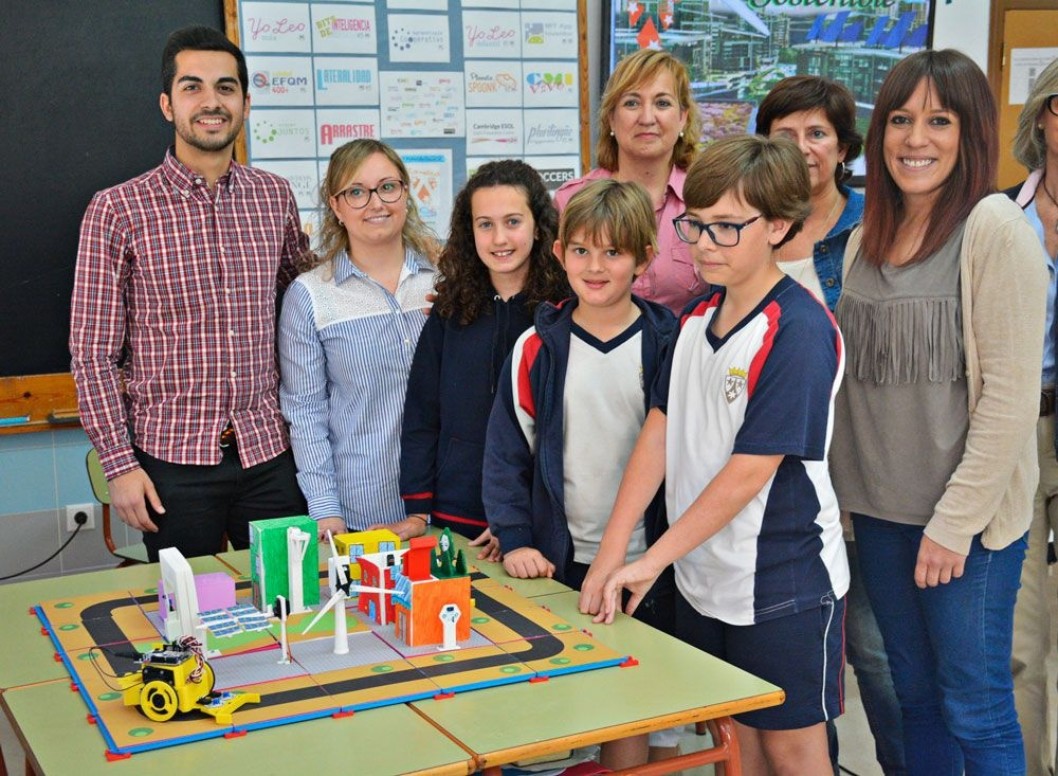 Los alumnos de las Carmelitas diseñan una ciudad sostenible aplicando las nuevas tecnologías Los alumnos de las Carmelitas diseñan una ciudad sostenible aplicando las nuevas tecnologías