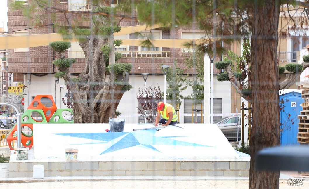 Las remodelación de la Plaza América de Petrer concluirá en septiembre Las remodelación de la Plaza América de Petrer concluirá en septiembre