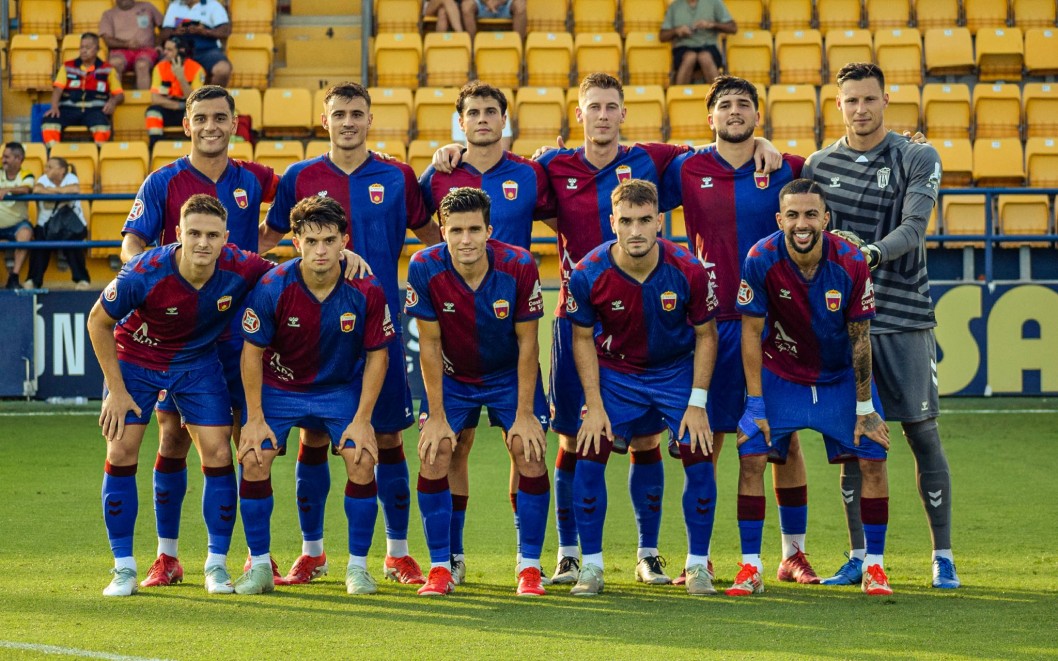 El Eldense concluye la pretemporada con un empate ante el Villarreal B El Eldense concluye la pretemporada con un empate ante el Villarreal B