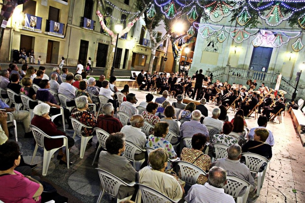 Comienzan las Fiestas Mayores de Petrer tras un fin de semana con numerosas actuaciones musicales Comienzan las Fiestas Mayores de Petrer tras un fin de semana con numerosas actuaciones musicales