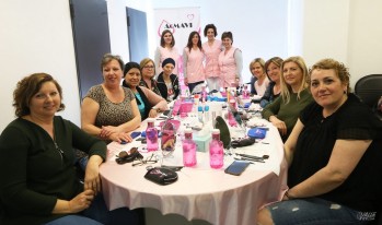 AcMavi realiza talleres de cuidados est&eacute;ticos y maquillajes en el Hospital