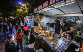 El Street Food Market arranca su s&eacute;ptima edici&oacute;n con miles de visitantes