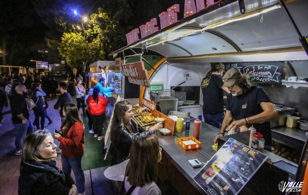 El Street Food Market arranca su séptima edición con miles de visitantes El Street Food Market arranca su séptima edición con miles de visitantes