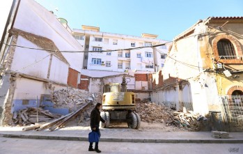 Comienza el derribo de la antigua panader&iacute;a de Perete en la calle Barber&aacute;n y Collar